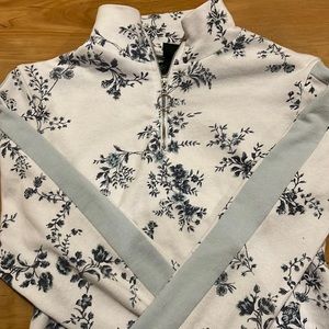 Floral cropped sweater